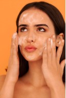 BRIGHTENING MOUSSE CLEANSER